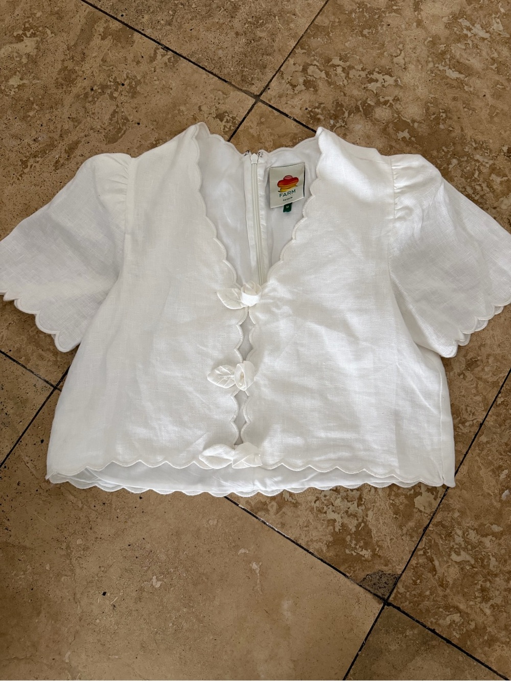 FARM Rio White Scalloped Linen Crop Top

Roses Cropped Blouse